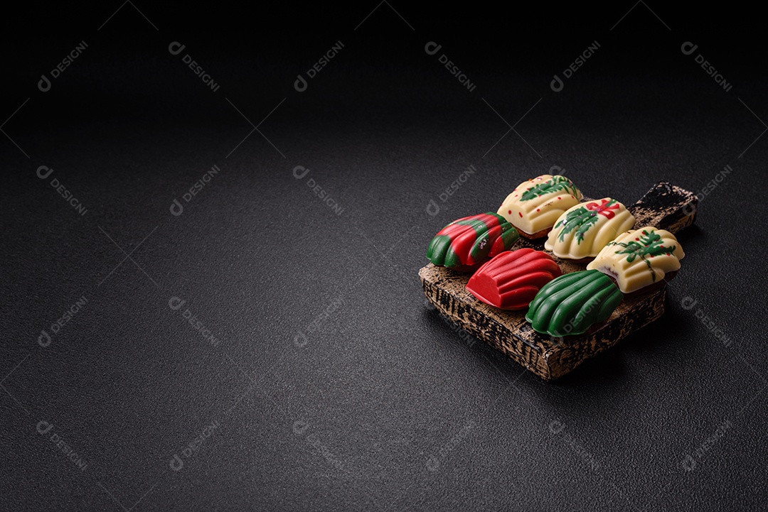 A imagem mostra madeleines, que são pequenos bolos tradicionais da culinária francesa