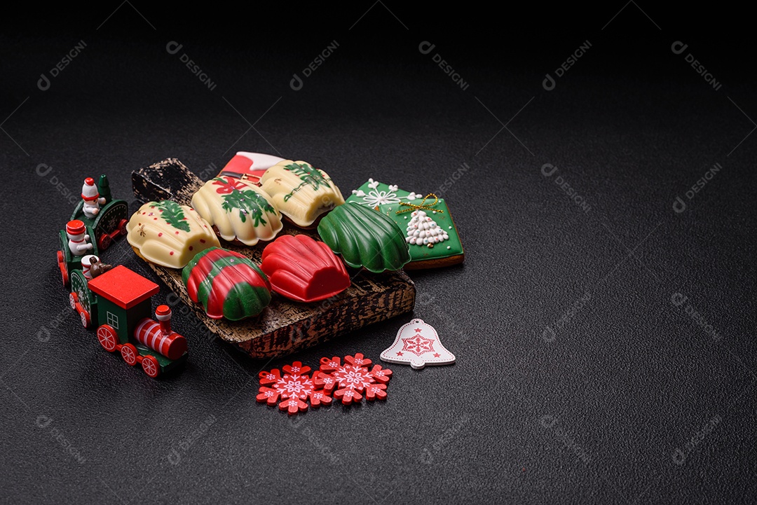 A imagem mostra madeleines, que são pequenos bolos tradicionais da culinária francesa