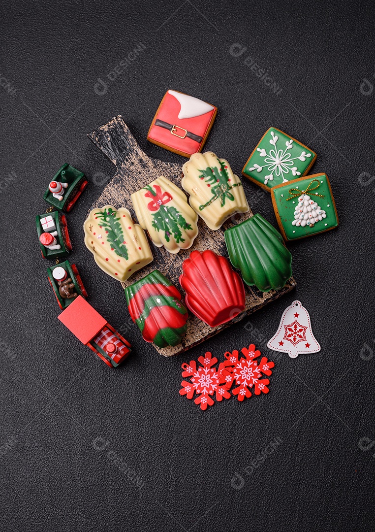 A imagem mostra madeleines, que são pequenos bolos tradicionais da culinária francesa