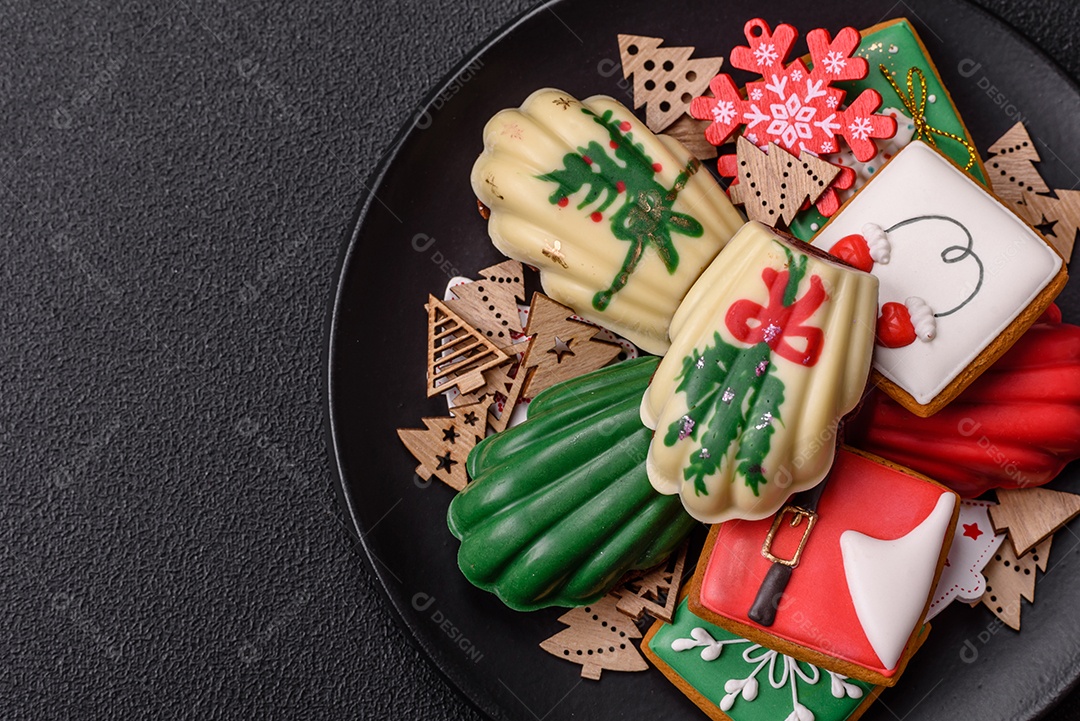 A imagem mostra madeleines, que são pequenos bolos tradicionais da culinária francesa