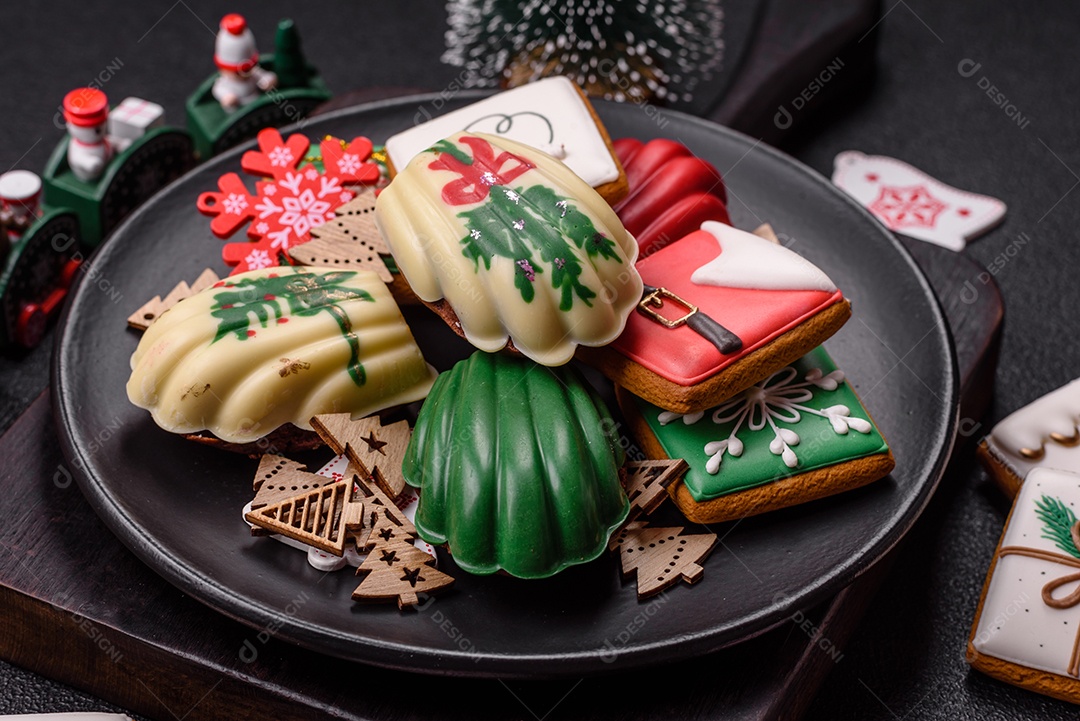 A imagem mostra madeleines, que são pequenos bolos tradicionais da culinária francesa