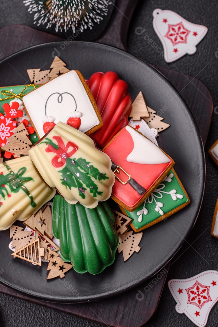 A imagem mostra madeleines, que são pequenos bolos tradicionais da culinária francesa
