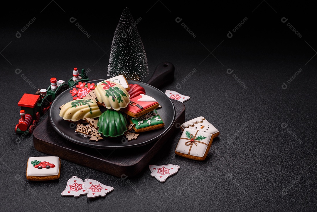 A imagem mostra madeleines, que são pequenos bolos tradicionais da culinária francesa