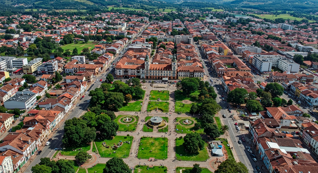 Lindo retrato realista de cidade turística Brusque.