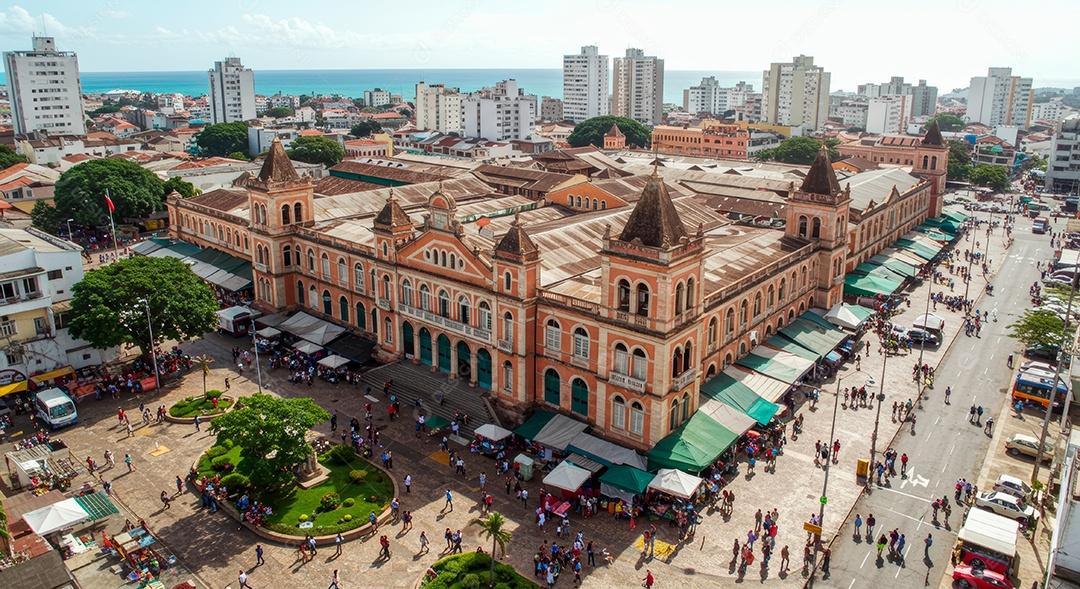 Linda vista aérea retrato realista de cidade de fortaleza.