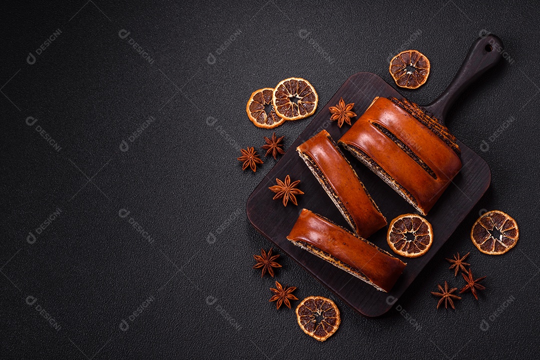 A imagem mostra um Rocambole de Sementes de Papoula