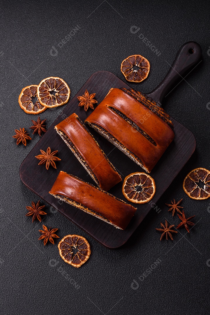 A imagem mostra um Rocambole de Sementes de Papoula