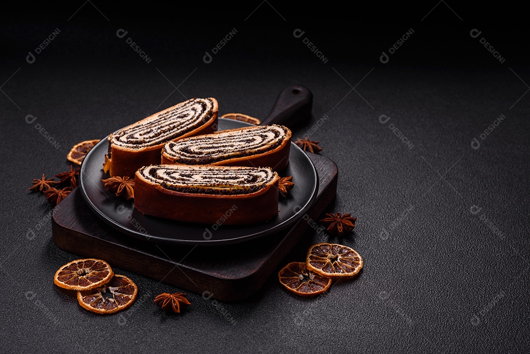 A imagem mostra um Rocambole de Sementes de Papoula