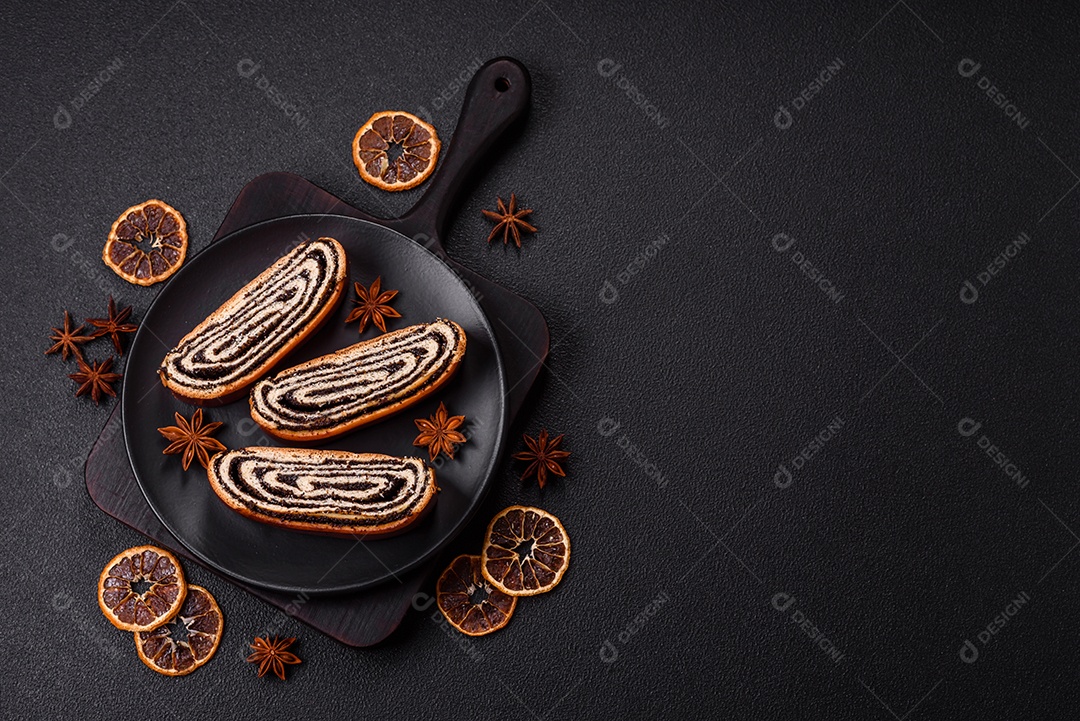 A imagem mostra um Rocambole de Sementes de Papoula