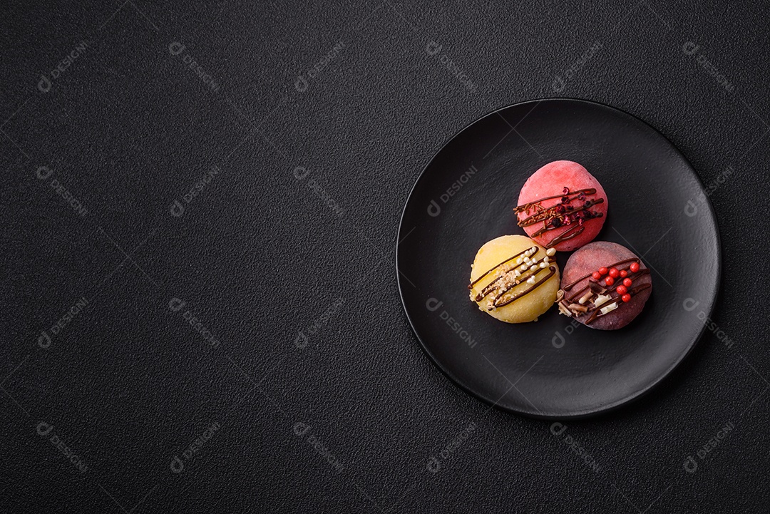 A imagem mostra um Mochi (ou Moti), um tradicional bolinho de arroz japonês.