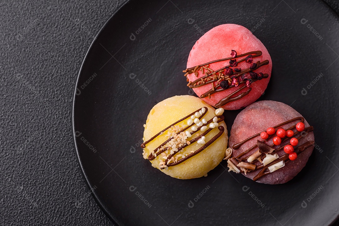 A imagem mostra um Mochi (ou Moti), um tradicional bolinho de arroz japonês.