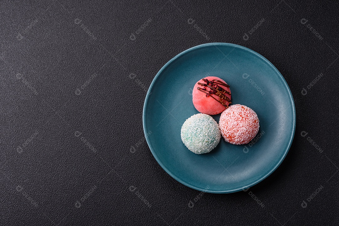 A imagem mostra um Mochi (ou Moti), um tradicional bolinho de arroz japonês.