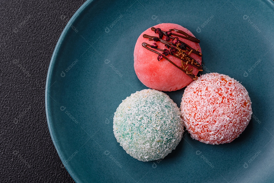 A imagem mostra um Mochi (ou Moti), um tradicional bolinho de arroz japonês.