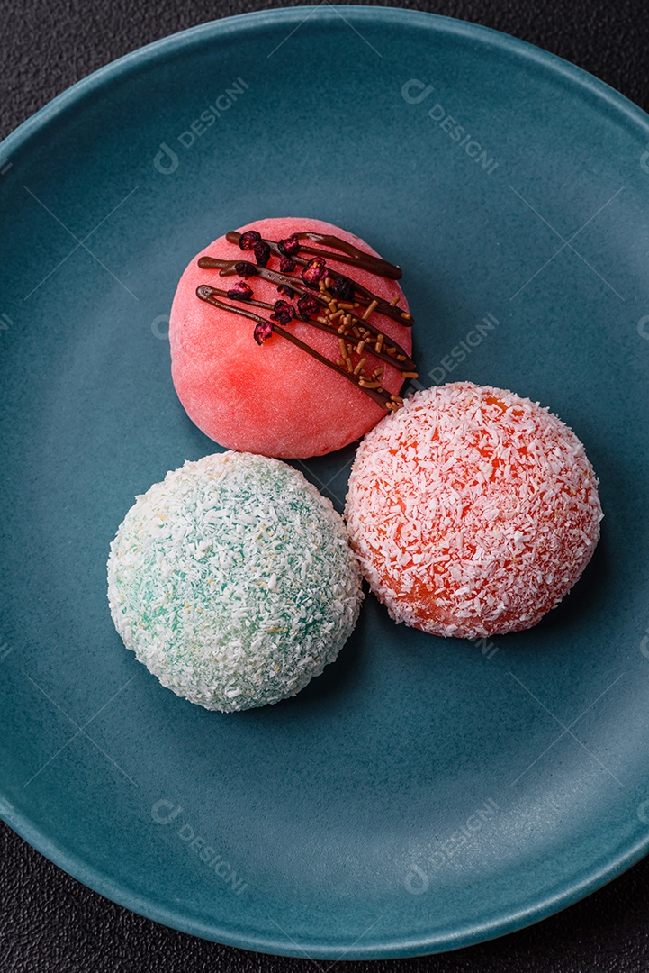 A imagem mostra um Mochi (ou Moti), um tradicional bolinho de arroz japonês.