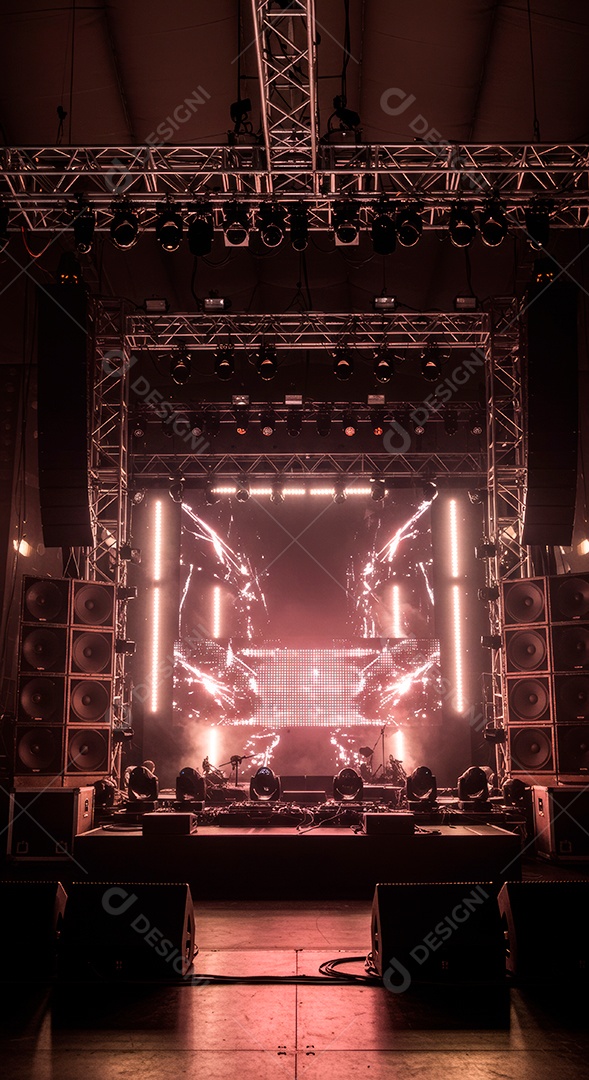 Cenário de Palco iluminado com luzes.