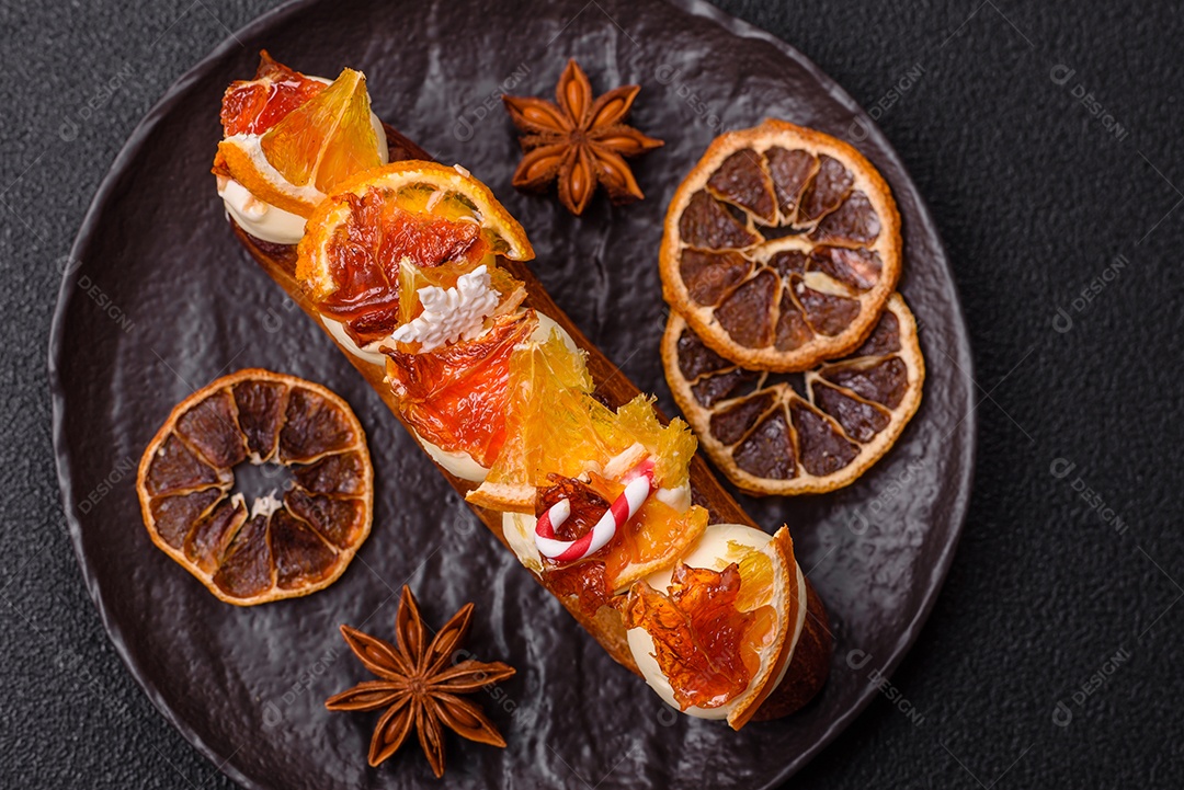 A imagem mostra uma bomba de chocolate