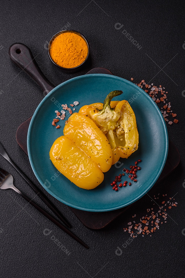 Retrato de pimentões amarelos