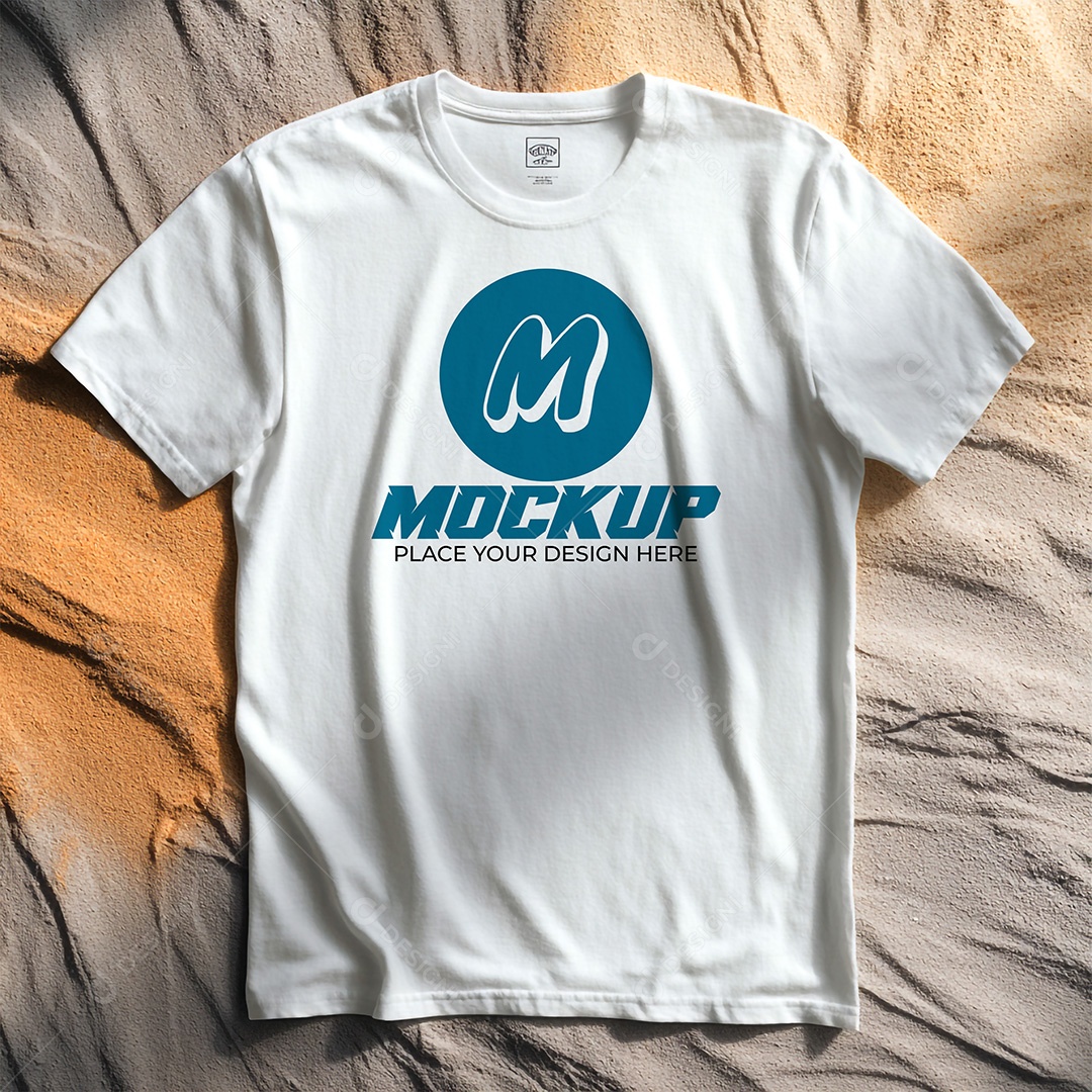 Mockup de Camiseta Feminina PSD Editável