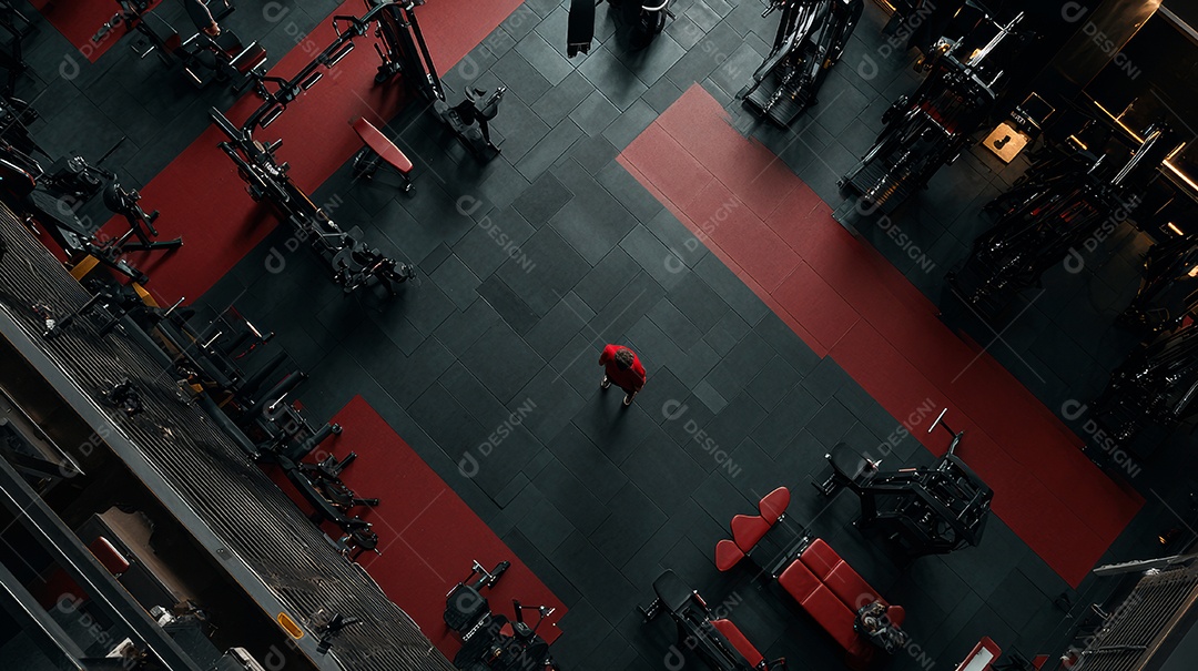 Retrato realista de interior de academia vazia.