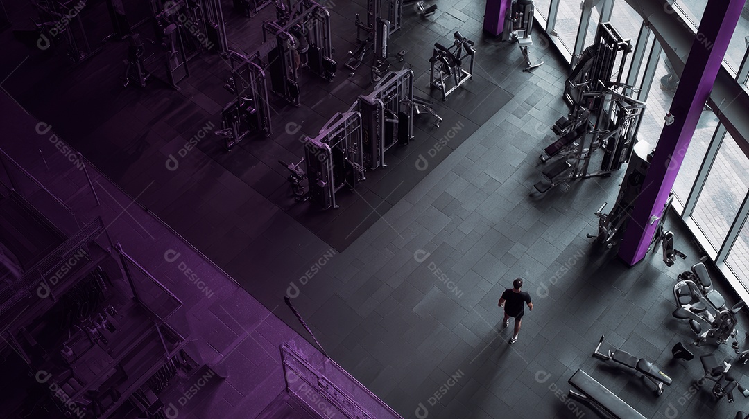 Retrato realista de interior de academia vazia.