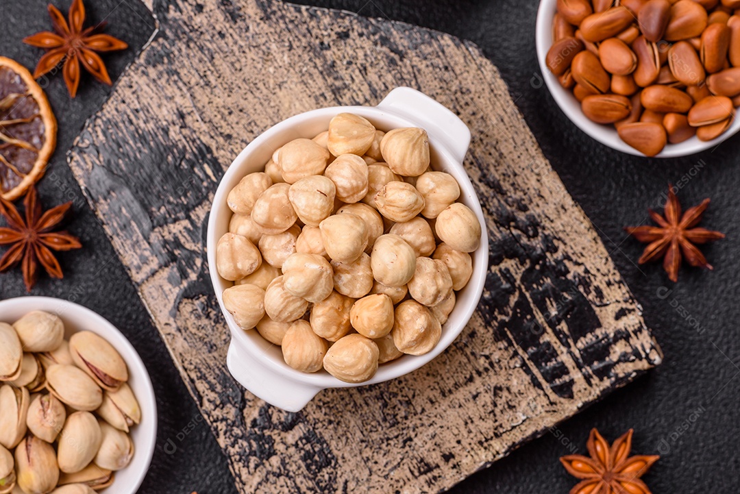 A imagem mostra nozes-pecã, um fruto seco com sabor amanteigado e textura crocante