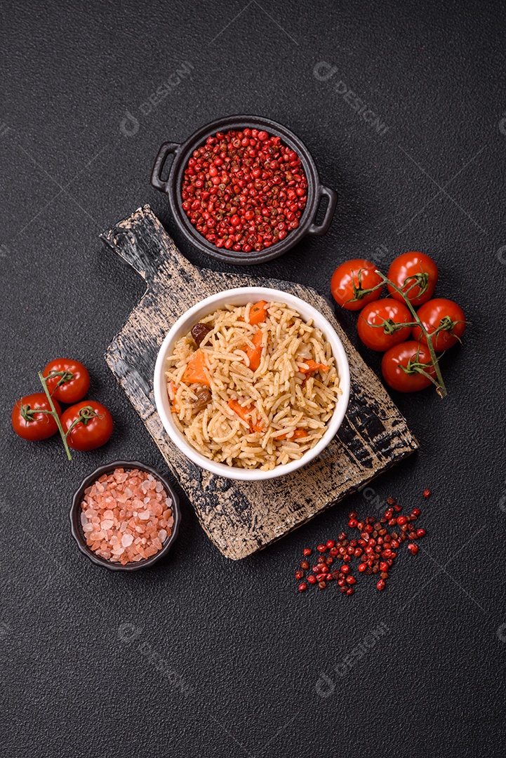 A imagem mostra um prato conhecido como Arroz Pilaf