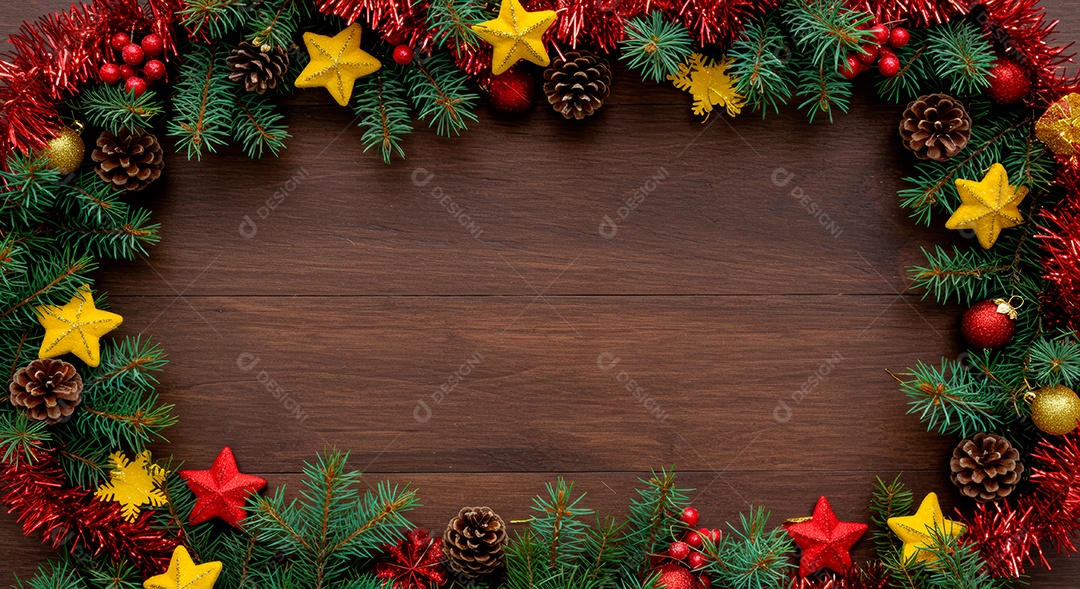 Cenário de Natal iluminado com enfeites.