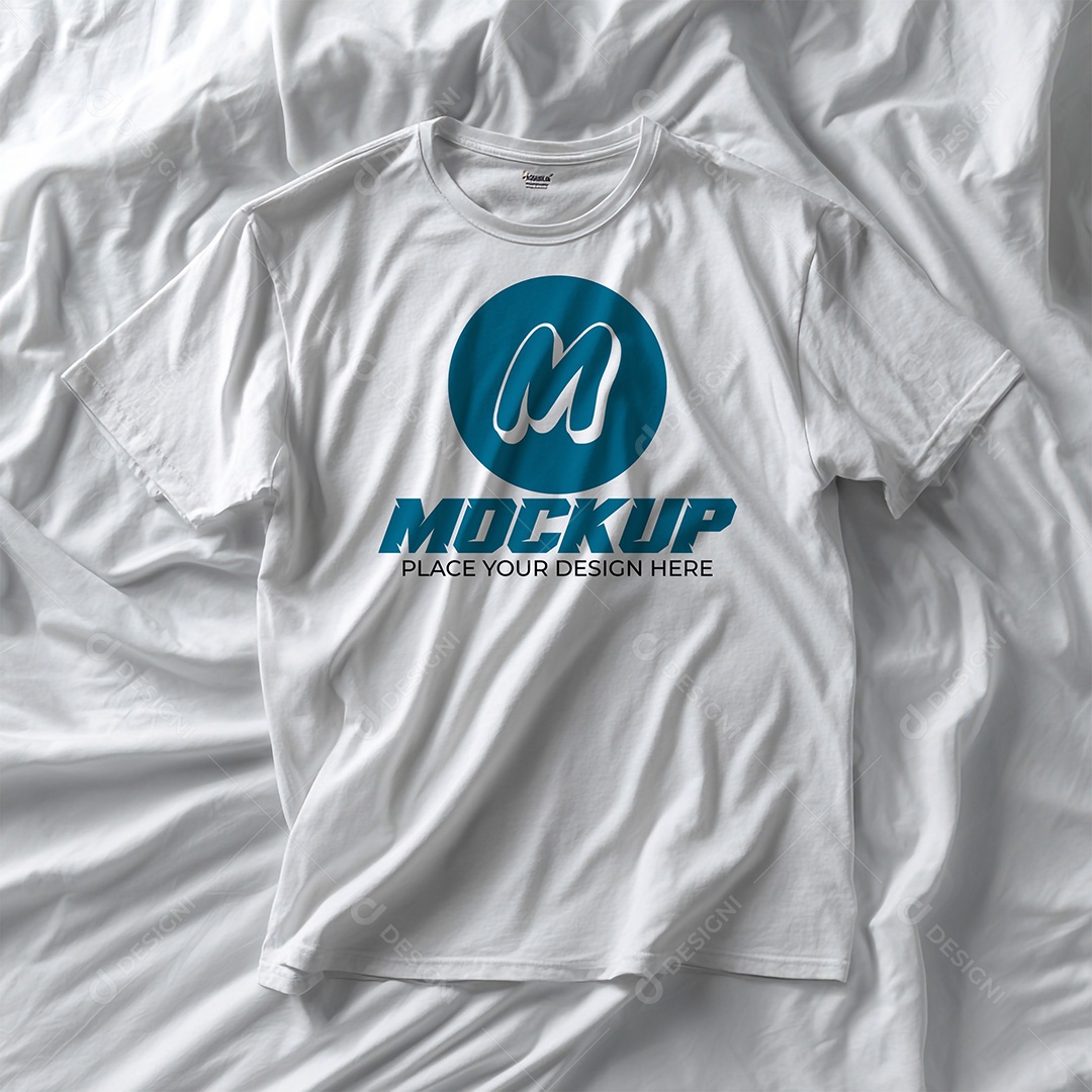 Mockup de Camiseta Feminina PSD Editável